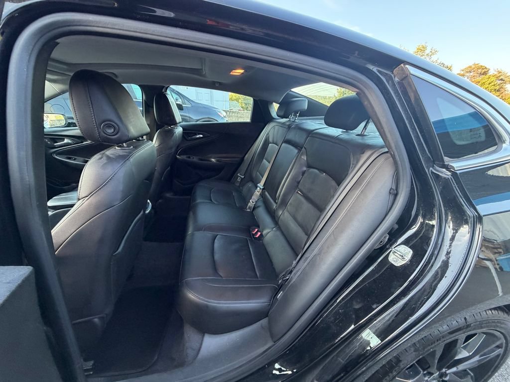 Used 2021 Chevrolet Malibu LT w/ Leather Package FWD image 10