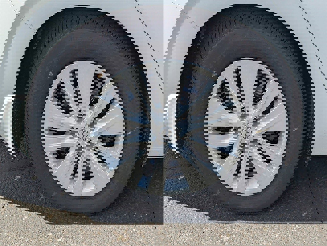 New 2025 Nissan Sentra S image 9