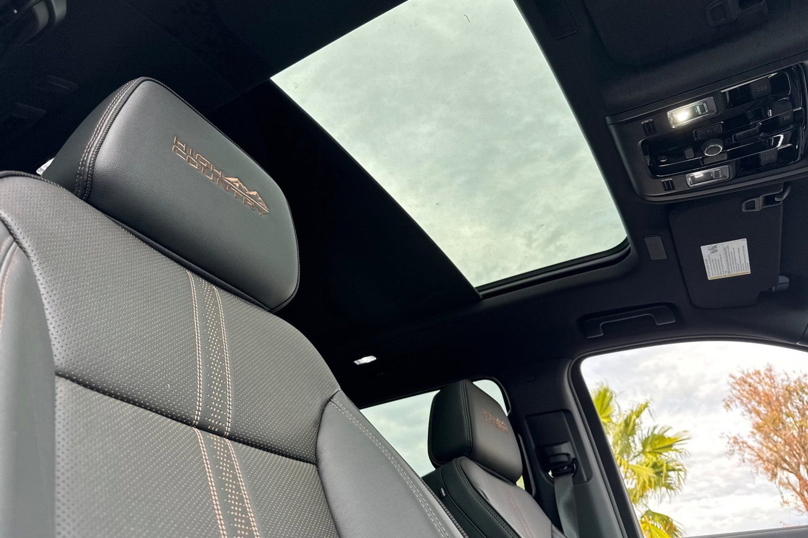 New 2026 Chevrolet Suburban High Country w/ Sun And Tow Package image 17