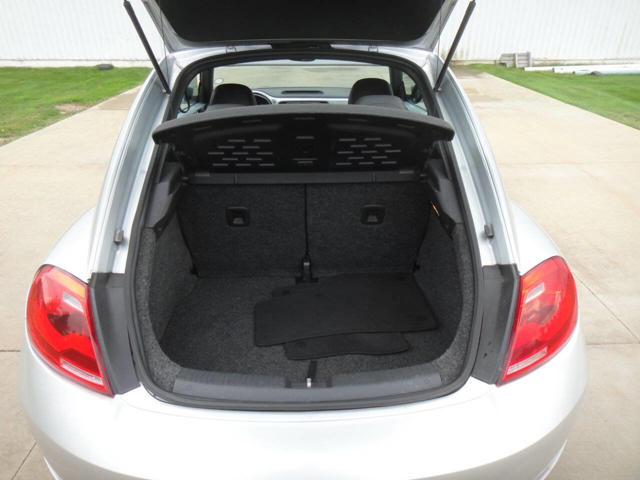 Used 2012 Volkswagen Beetle 2.5 image 20