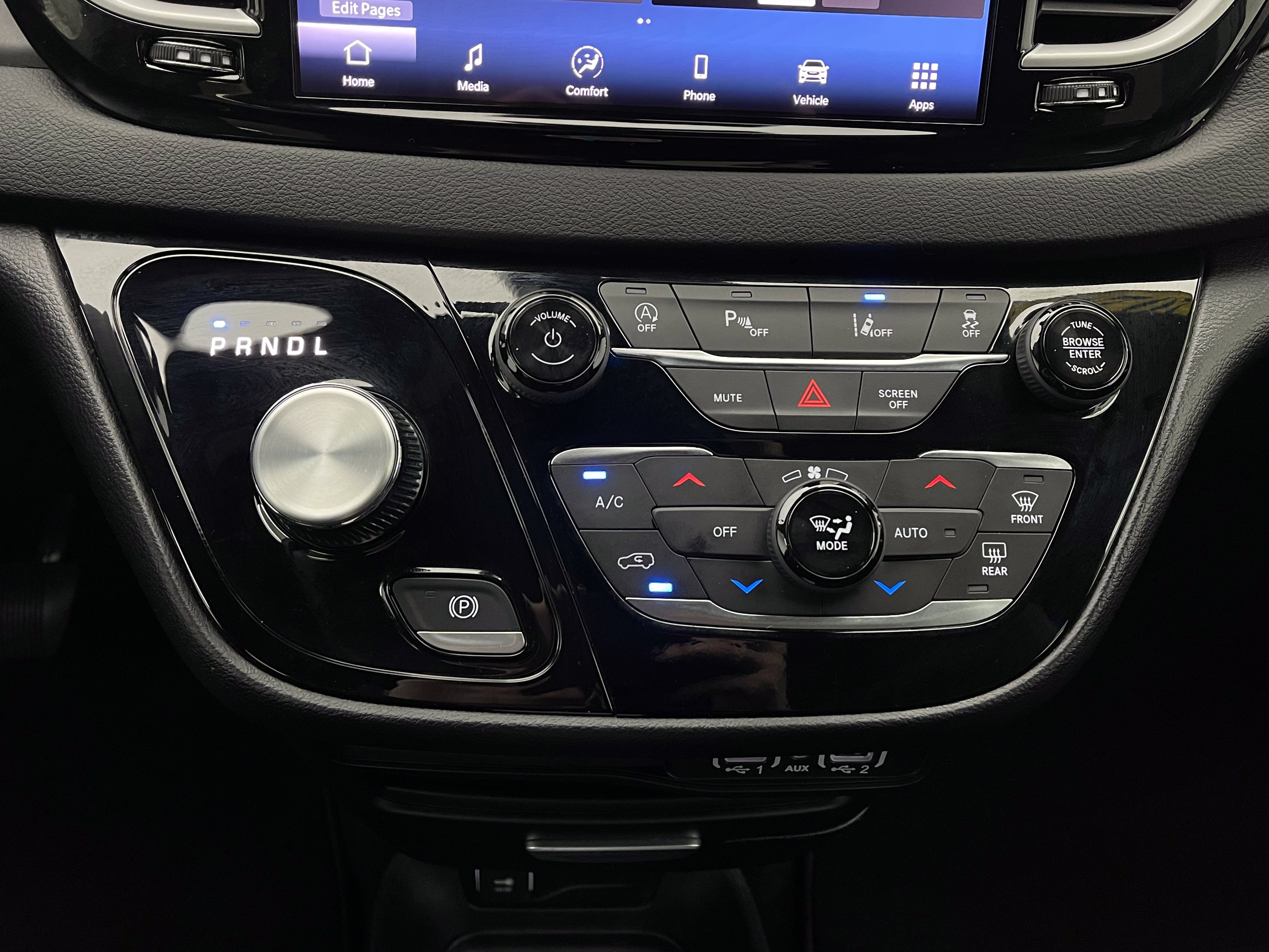 Used 2025 Chrysler Pacifica Select FWD image 30