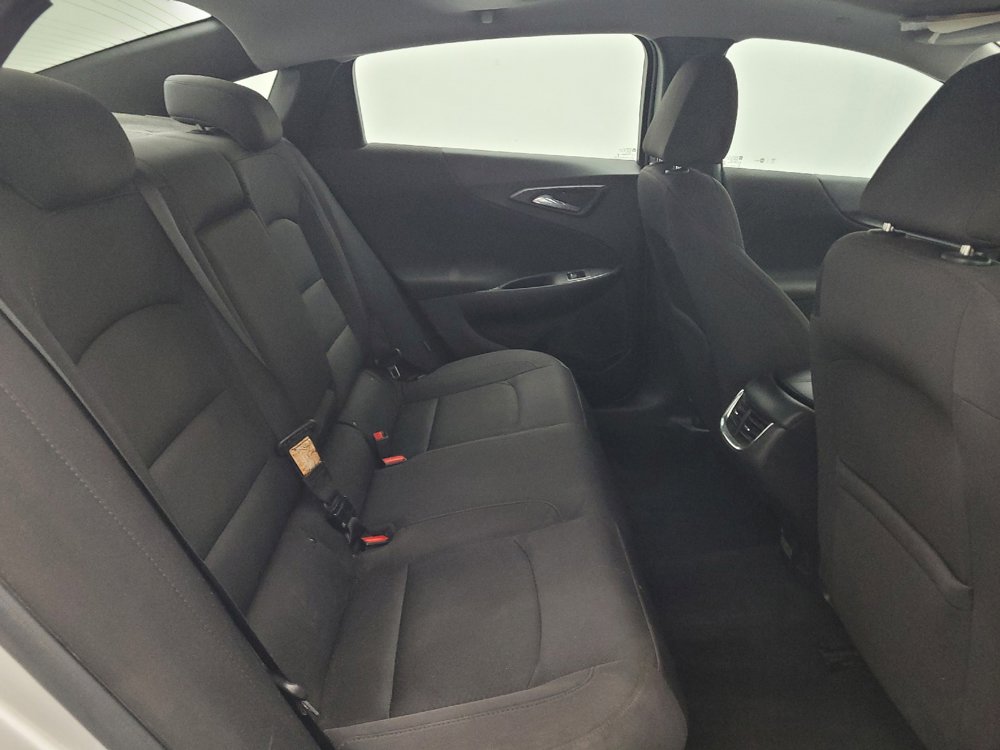 Used 2017 Chevrolet Malibu LT FWD image 19