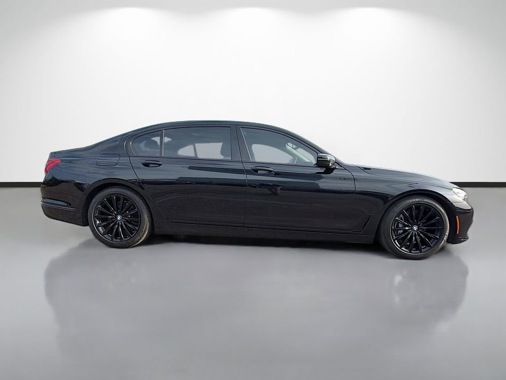 Used 2018 BMW 740i image 2