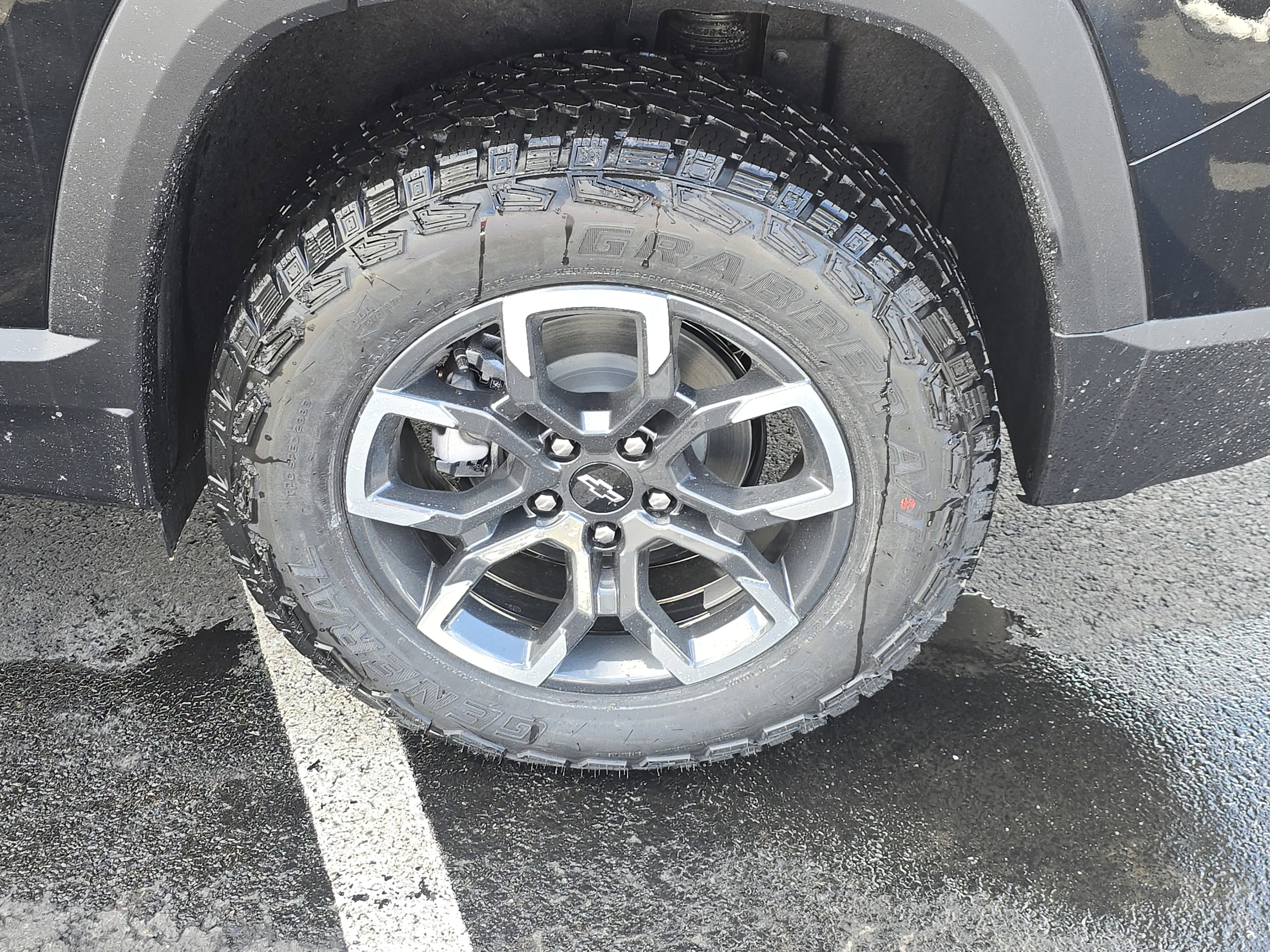 New 2026 Chevrolet Equinox ACTIV image 9