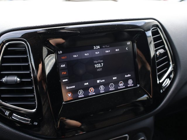 Used 2020 Jeep Compass Latitude AWD/4WD image 13