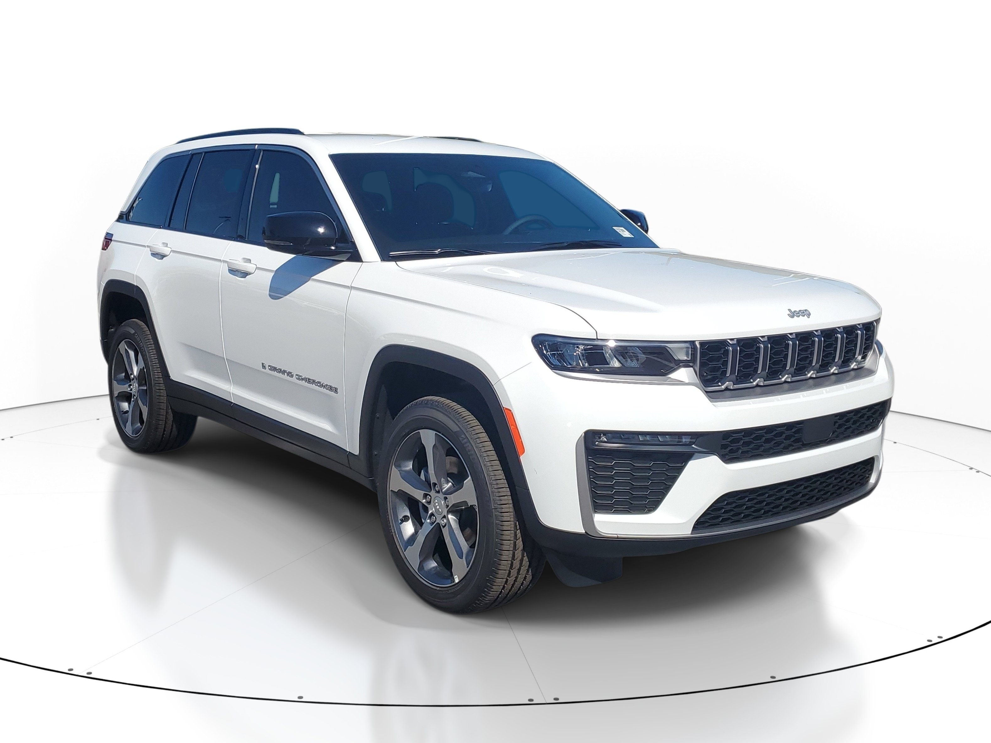 New 2026 Jeep Grand Cherokee Limited RWD image 2