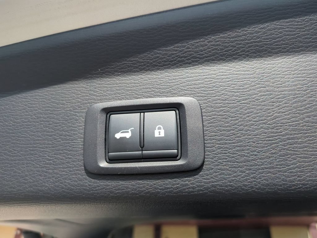 Used 2024 Mitsubishi Outlander SE Black Edition FWD image 15