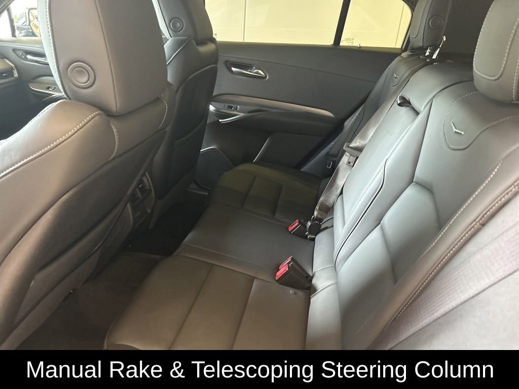 Used 2025 Cadillac XT4 Premium Luxury image 12