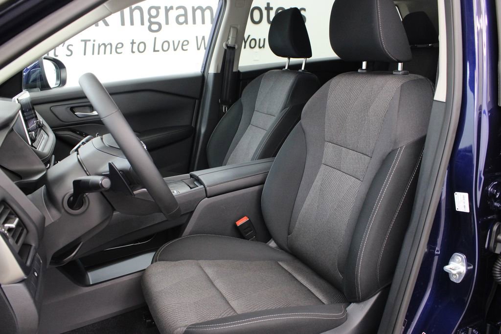 Used 2026 Nissan Rogue SV FWD image 14