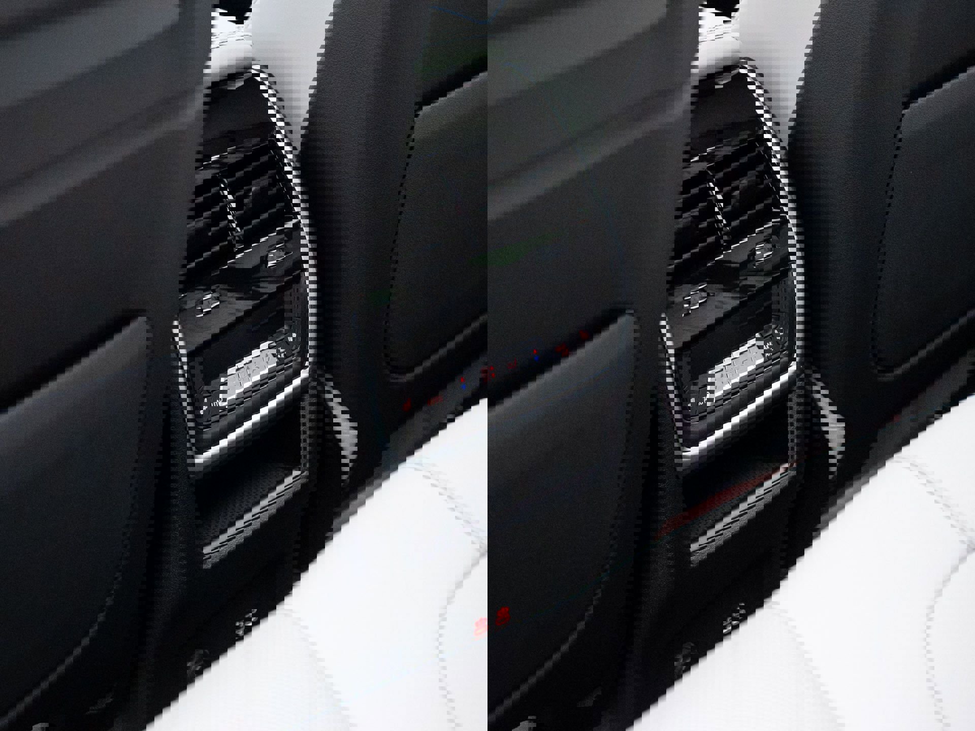 New 2026 BMW X5 M60i w/ Executive Package image 18