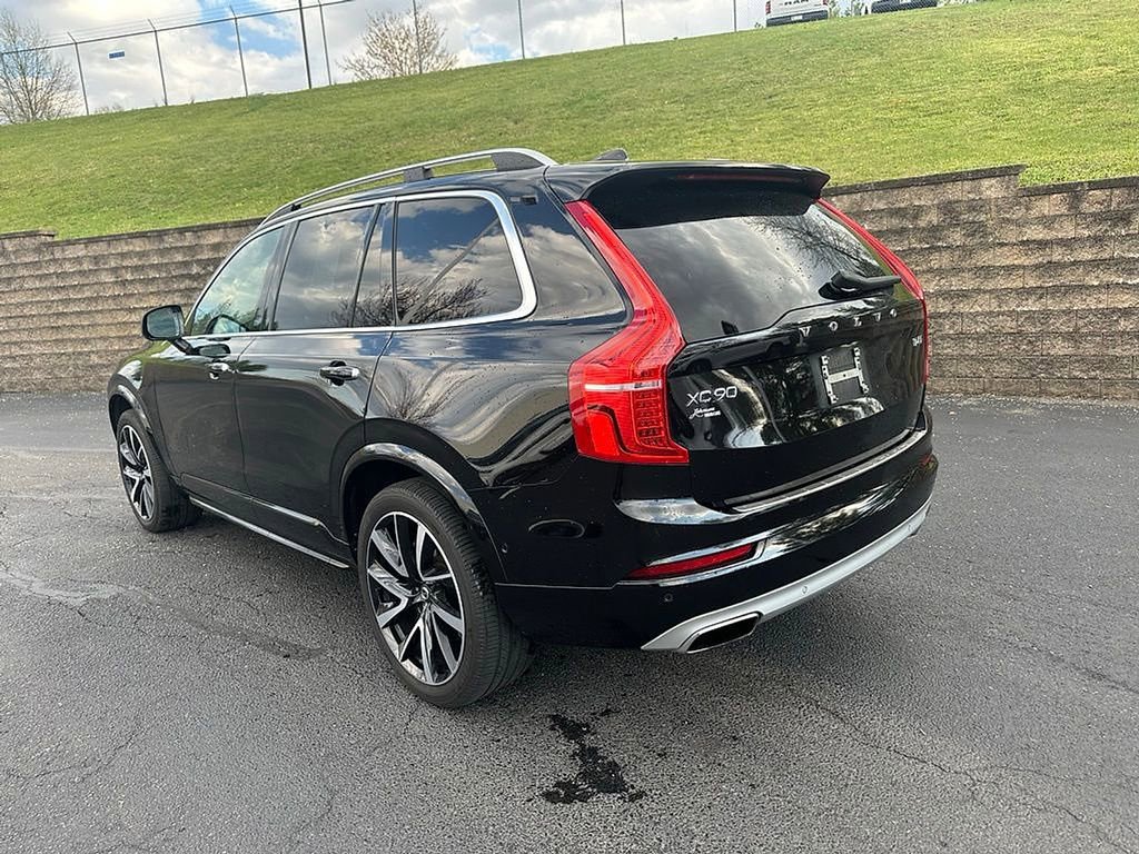 Used 2018 Volvo XC90 T6 Momentum w/ Convenience Package image 5