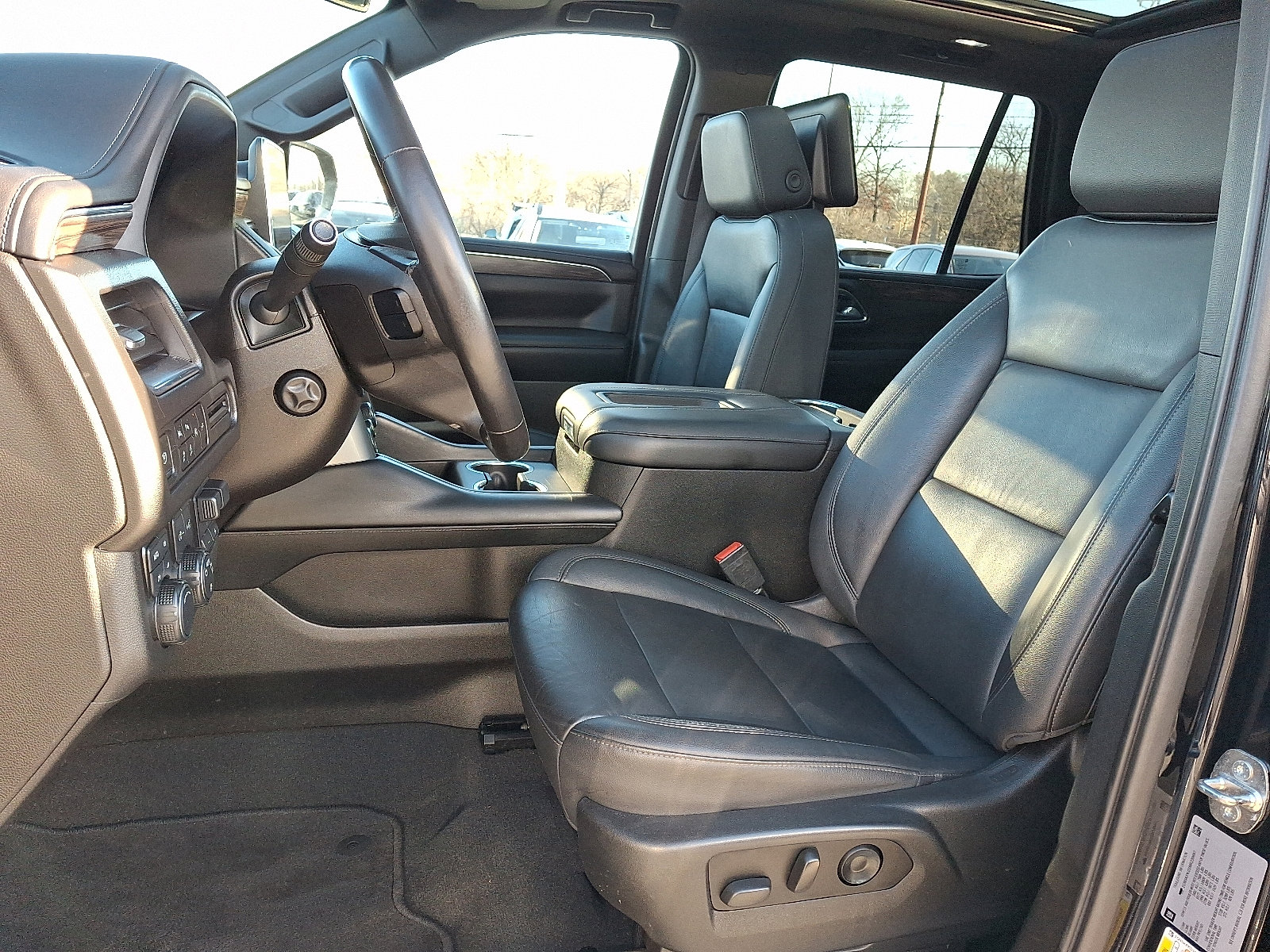 Used 2021 Chevrolet Tahoe Z71 w/ Luxury Package image 13