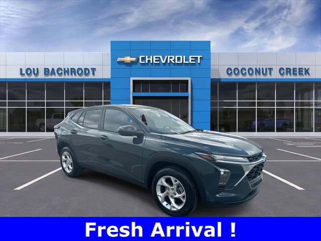 Used 2026 Chevrolet Trax LS w/ LS Convenience Package image 2