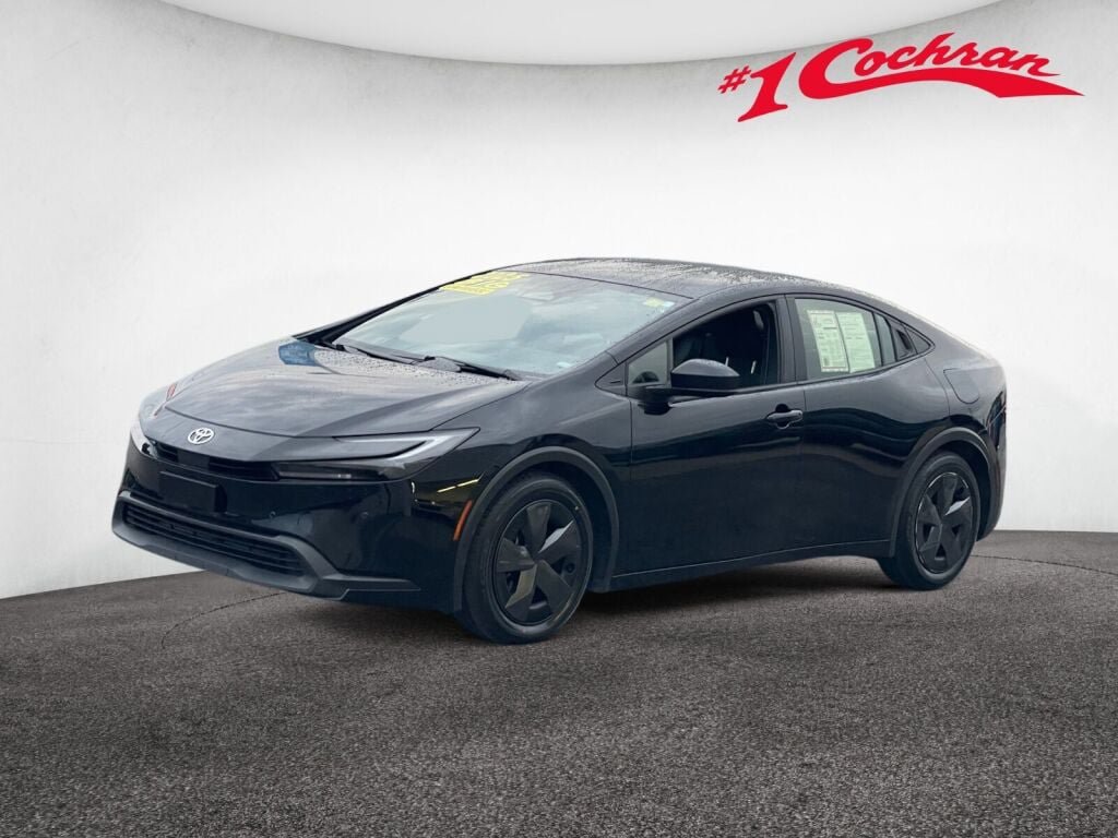 Used 2025 Toyota Prius LE FWD image 29