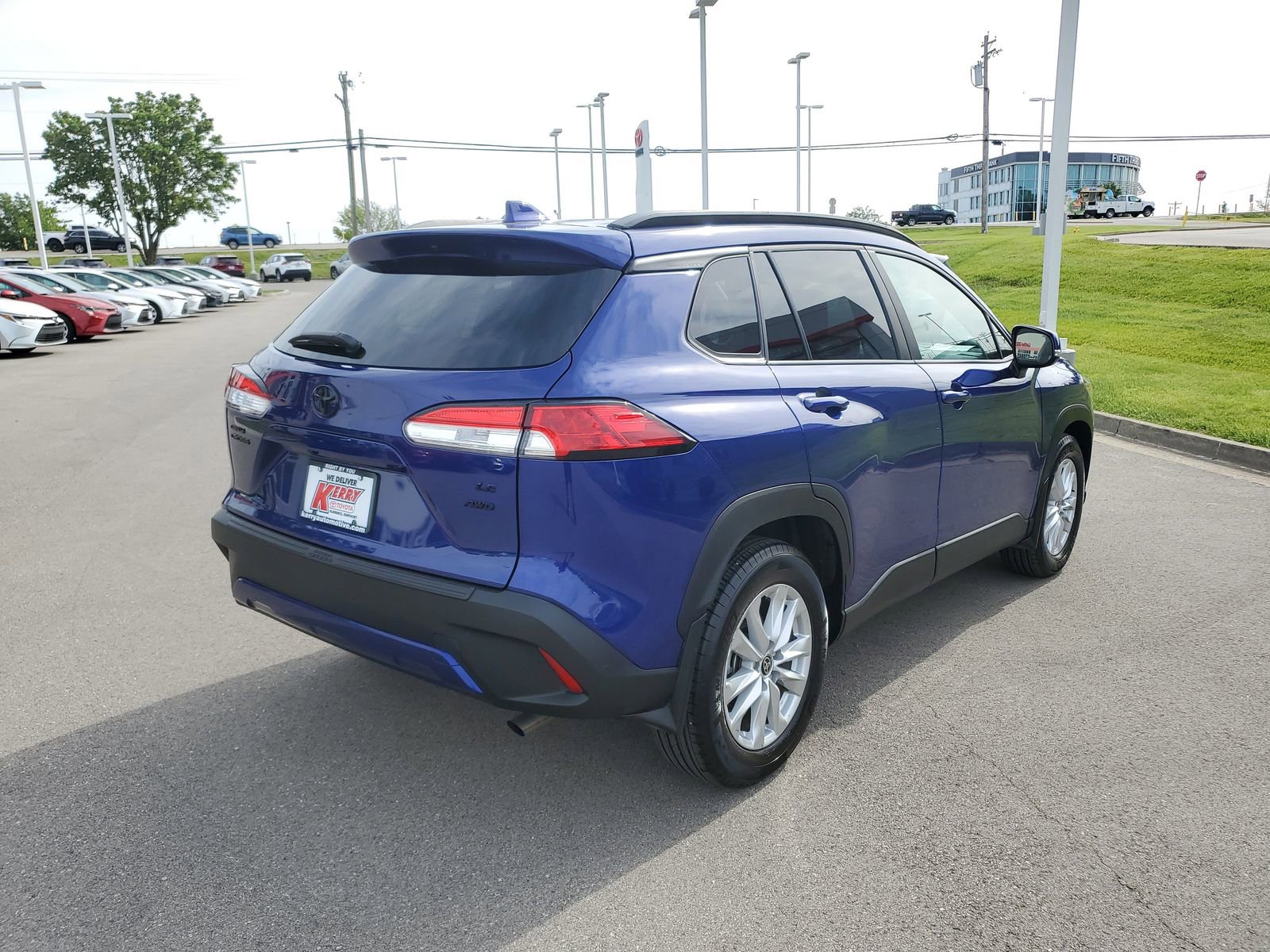 Certified 2024 Toyota Corolla Cross LE w/ Moonroof Package AWD/4WD image 4