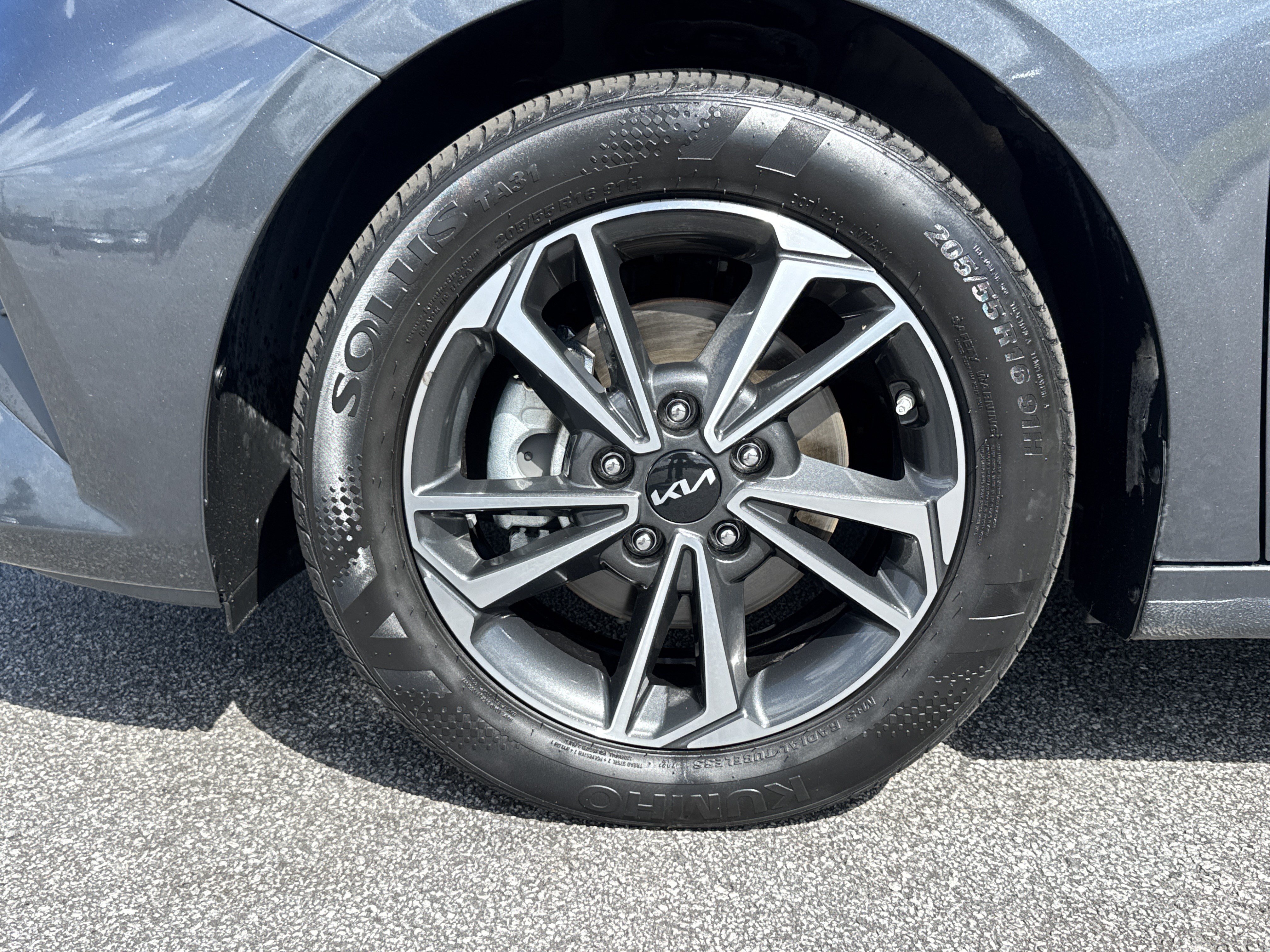 Used 2024 Kia Forte LXS FWD image 13