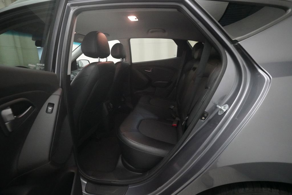 Used 2015 Hyundai Tucson SE AWD/4WD image 15