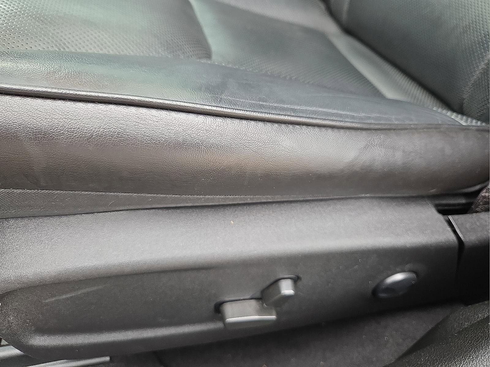 Used 2023 Chrysler 300 Touring L w/ Popular Equipment Group image 13