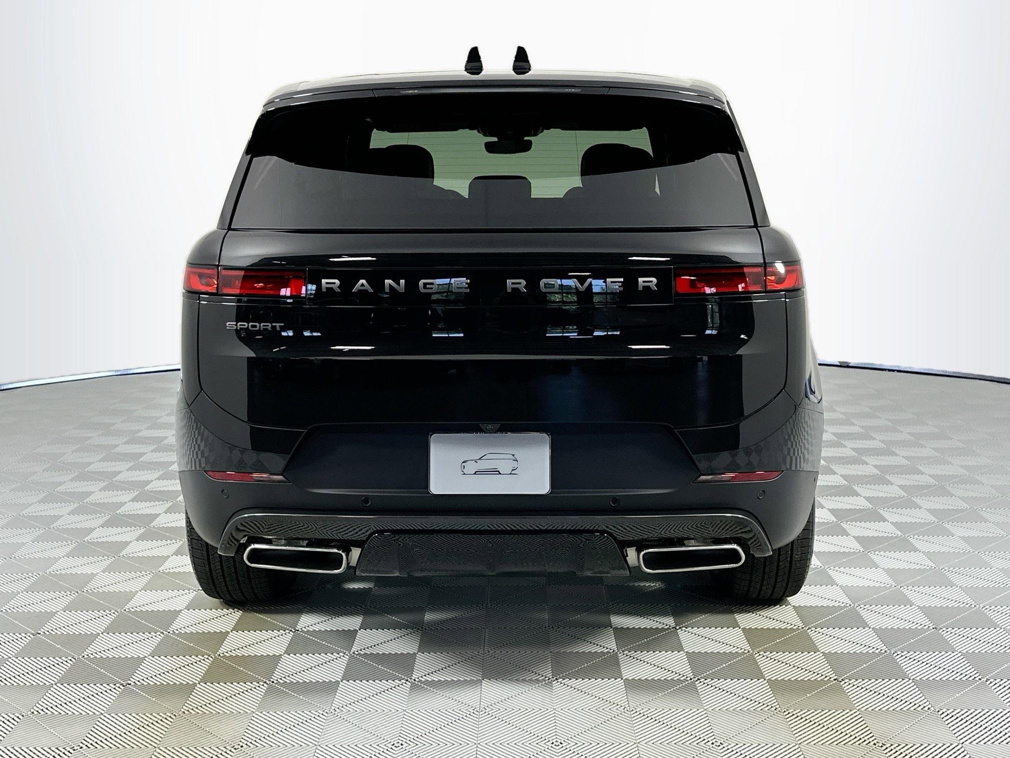 Used 2025 Land Rover Range Rover Sport SE image 6