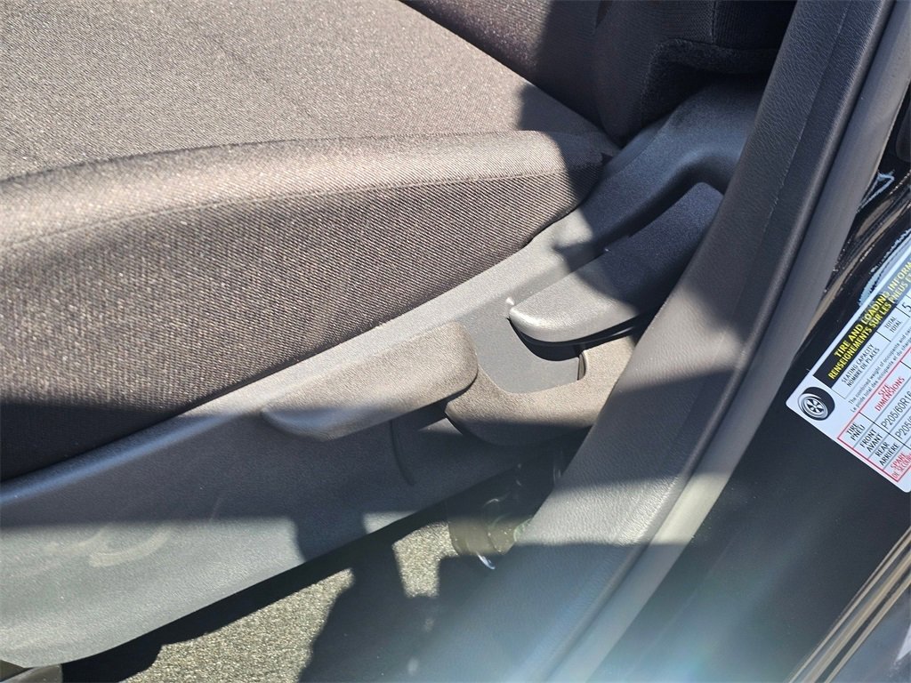 New 2025 Nissan Kicks Play S image 31