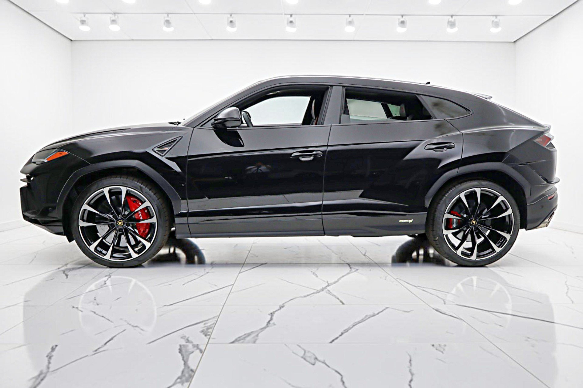 Used 2024 Lamborghini Urus S AWD/4WD image 3