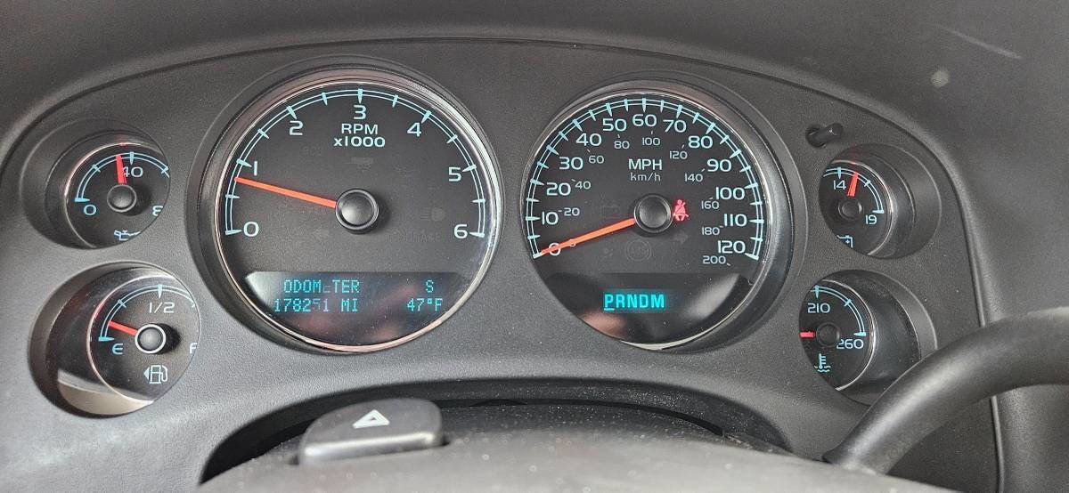 Used 2010 GMC Yukon SLT w/ SLT Chrome Package AWD/4WD image 17
