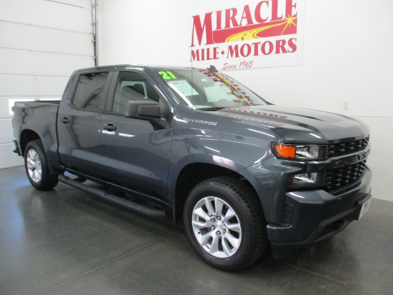 Used 2021 Chevrolet Silverado 1500 Custom w/ Safety Confidence Package AWD/4WD image 1