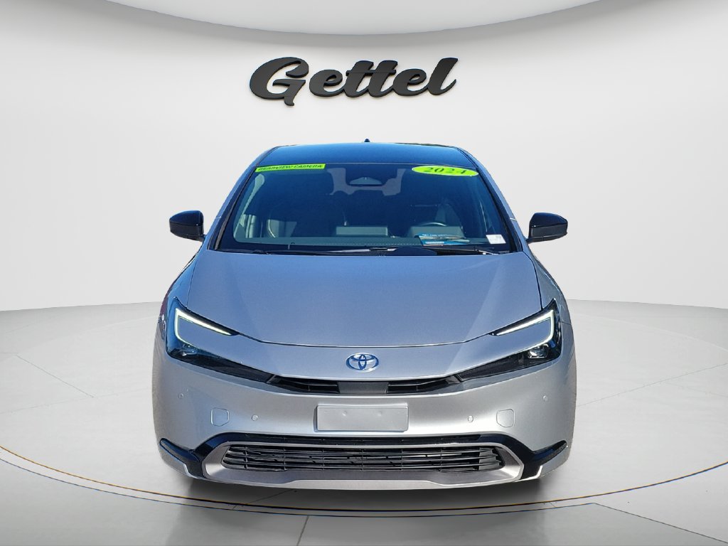 Used 2024 Toyota Prius XLE FWD image 2