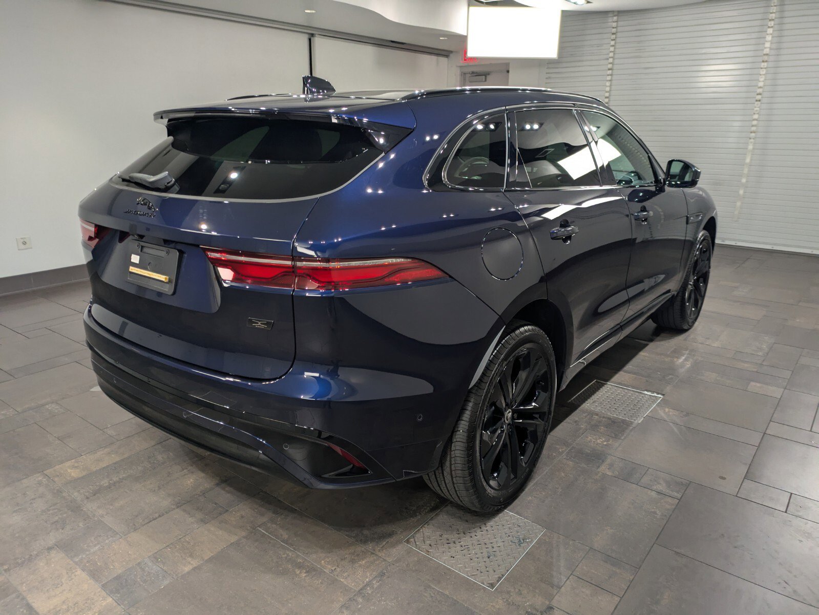 New 2026 Jaguar F-PACE R-Dynamic S image 26