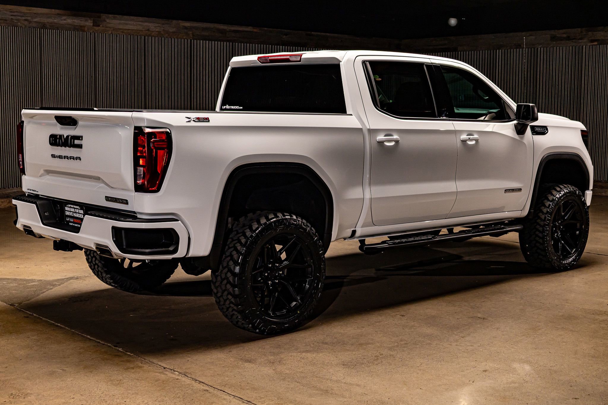 Used 2025 GMC Sierra 1500 Elevation image 10