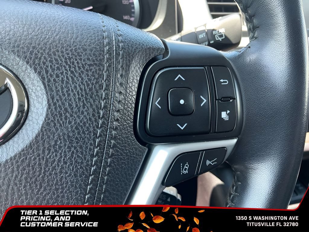 Used 2018 Toyota Highlander Plus w/ Carpet Mat Package (TMS) AWD/4WD image 31