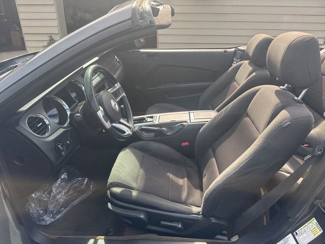 Used 2014 Ford Mustang Convertible RWD image 11