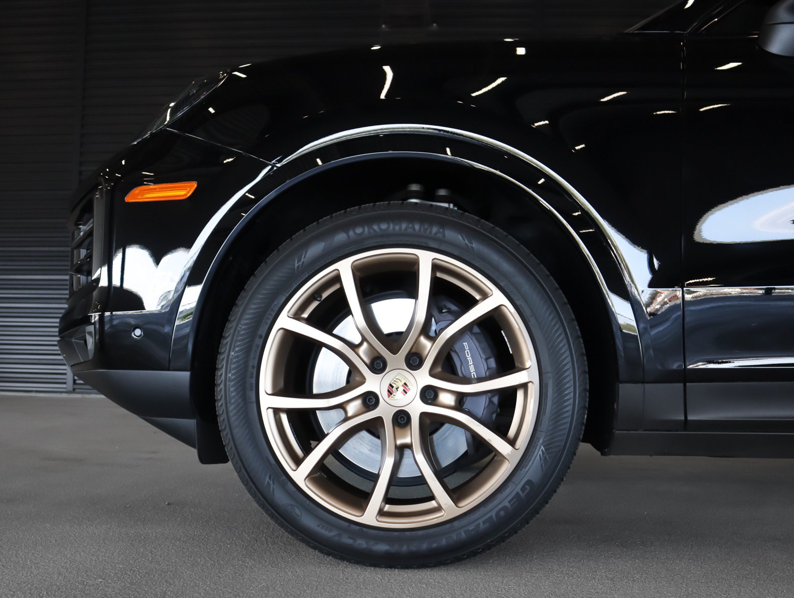 Certified 2024 Porsche Cayenne Coupe AWD/4WD image 25