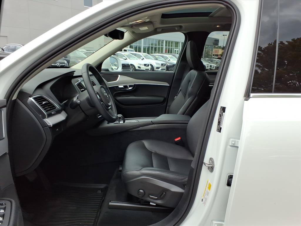 Certified 2025 Volvo XC90 B5 Core w/ Protection Package Premier AWD/4WD image 10