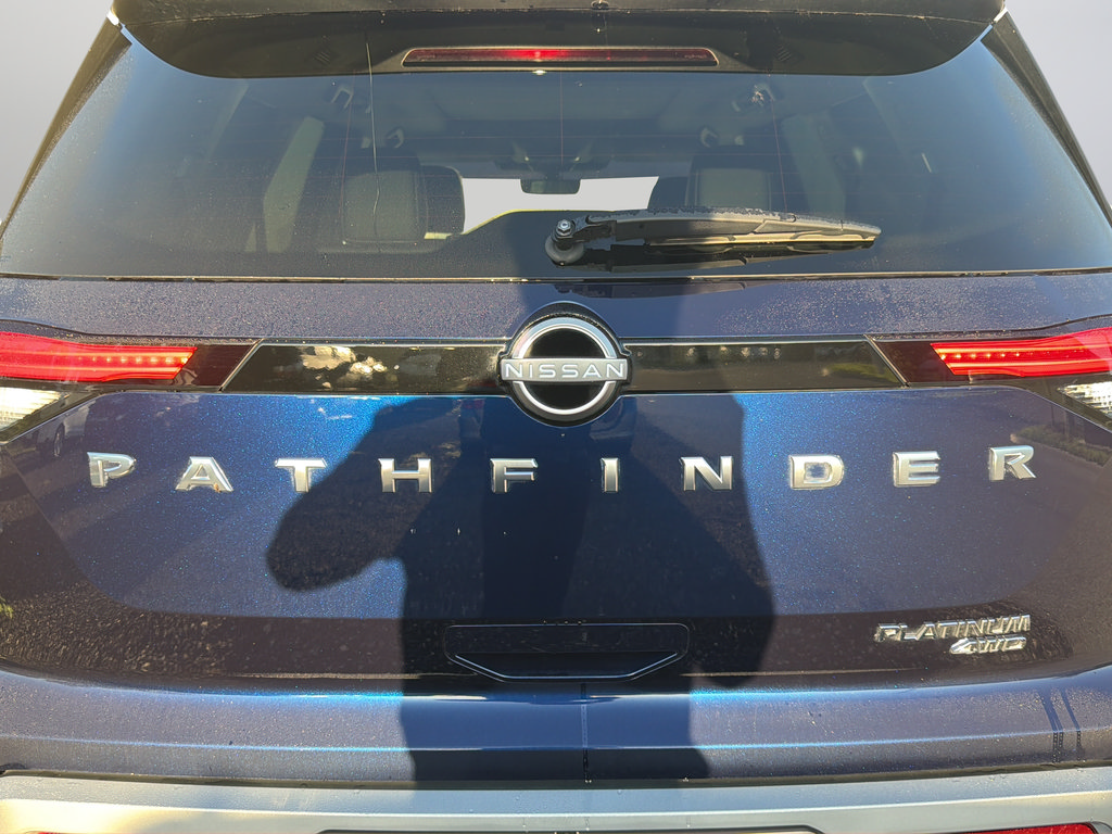 Used 2023 Nissan Pathfinder Platinum w/ Cargo Package AWD/4WD image 18