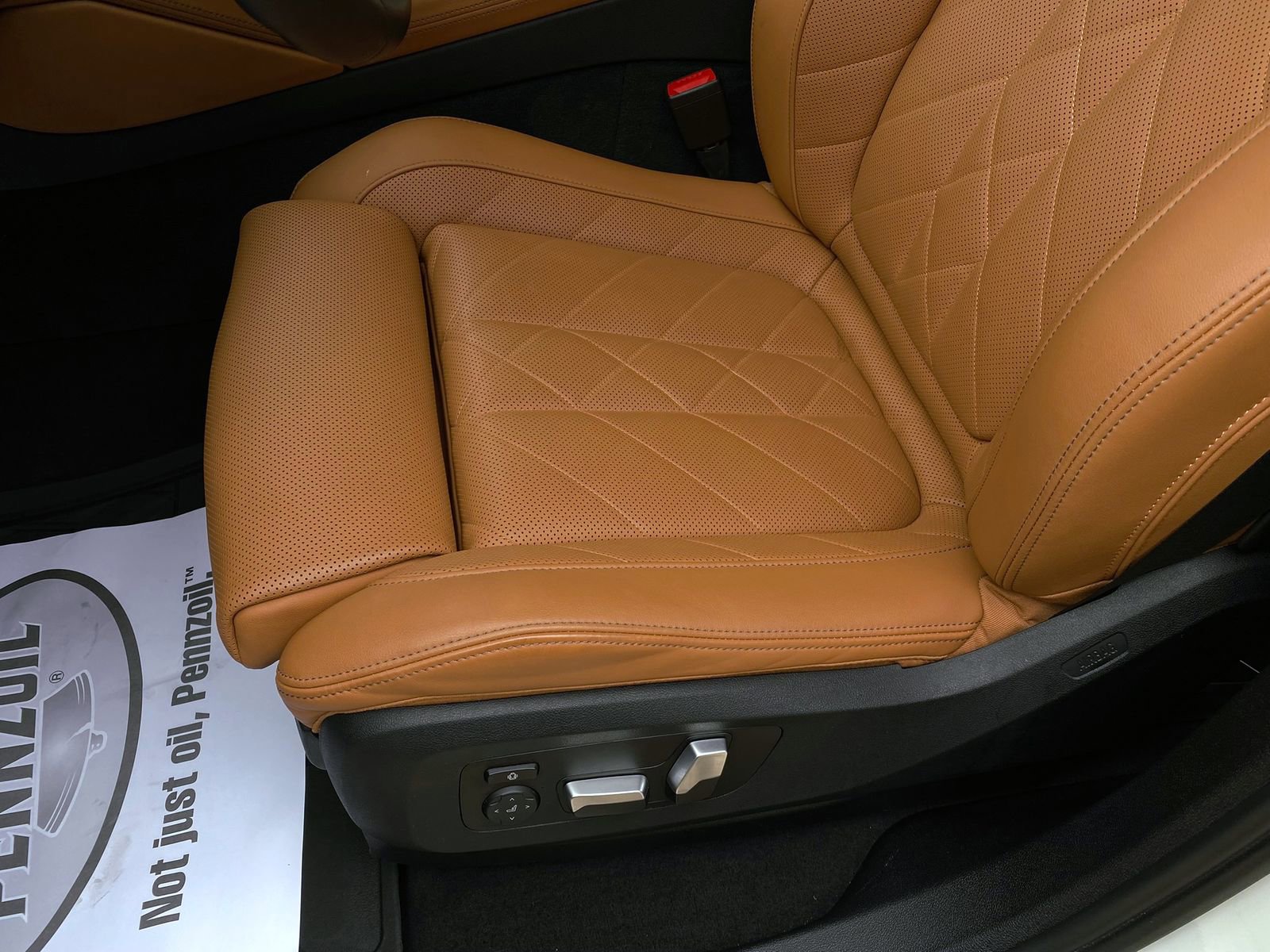 Used 2023 BMW X6 xDrive40i w/ M Sport Package AWD/4WD image 11