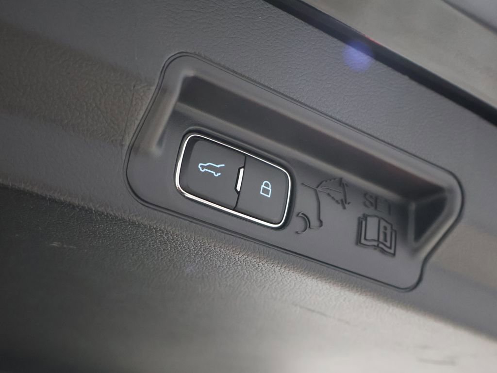 Used 2025 Ford Explorer Active image 20