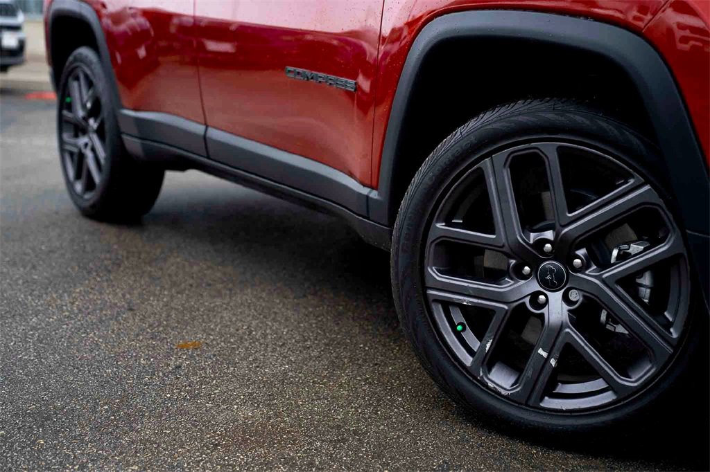 New 2026 Jeep Compass Latitude image 2