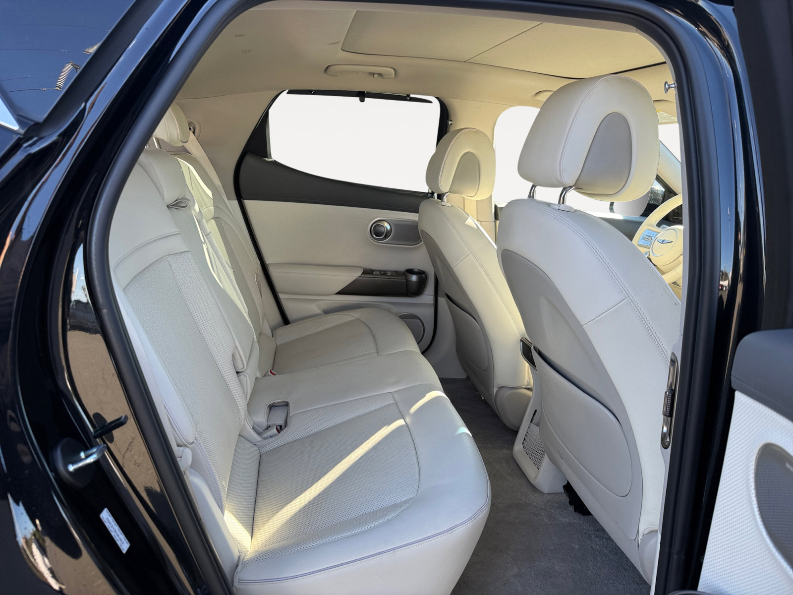 Used 2023 Genesis GV60 Advanced image 18