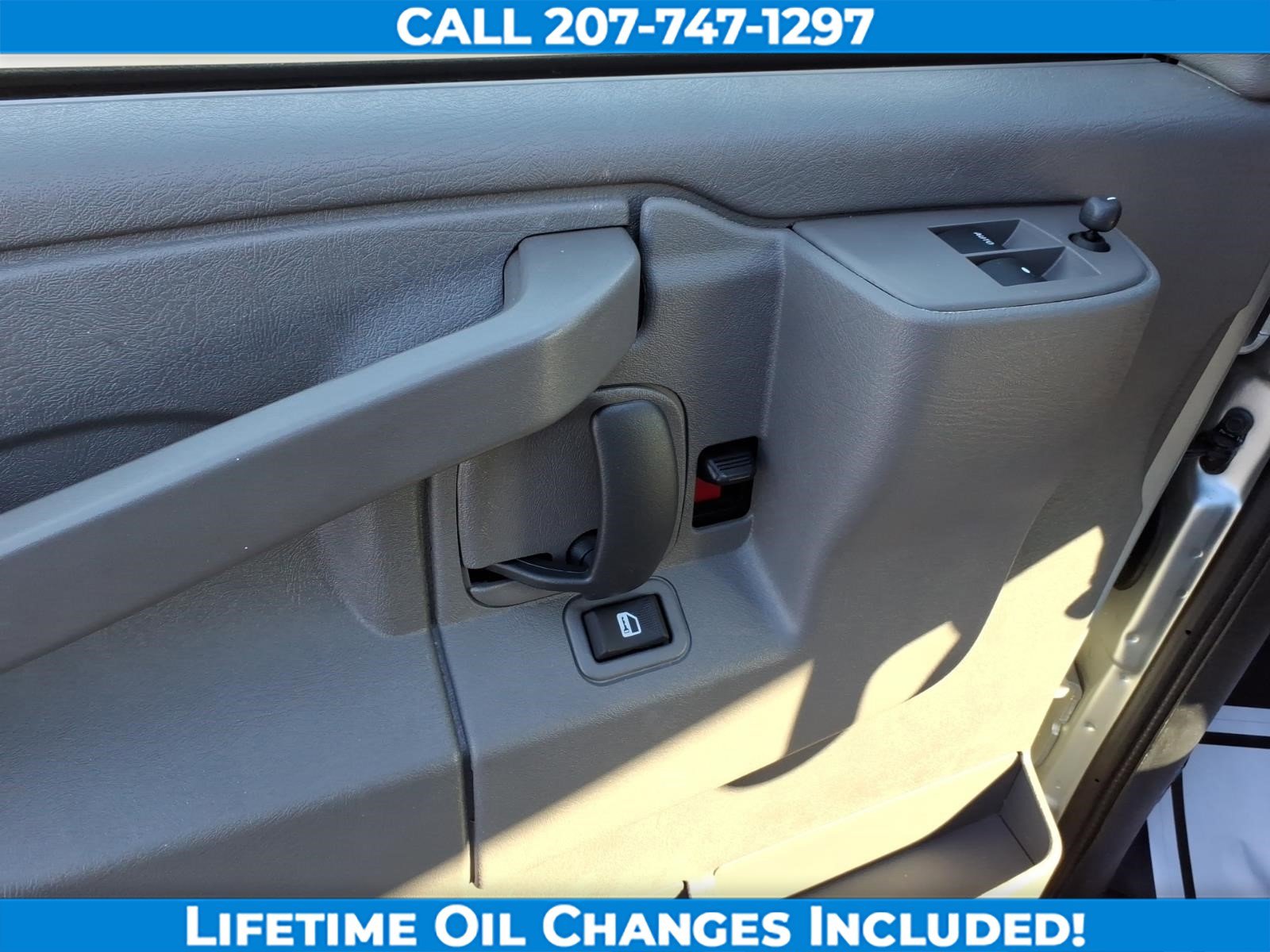 Used 2025 Chevrolet Express 3500 Extended w/ Driver Convenience Package RWD image 12