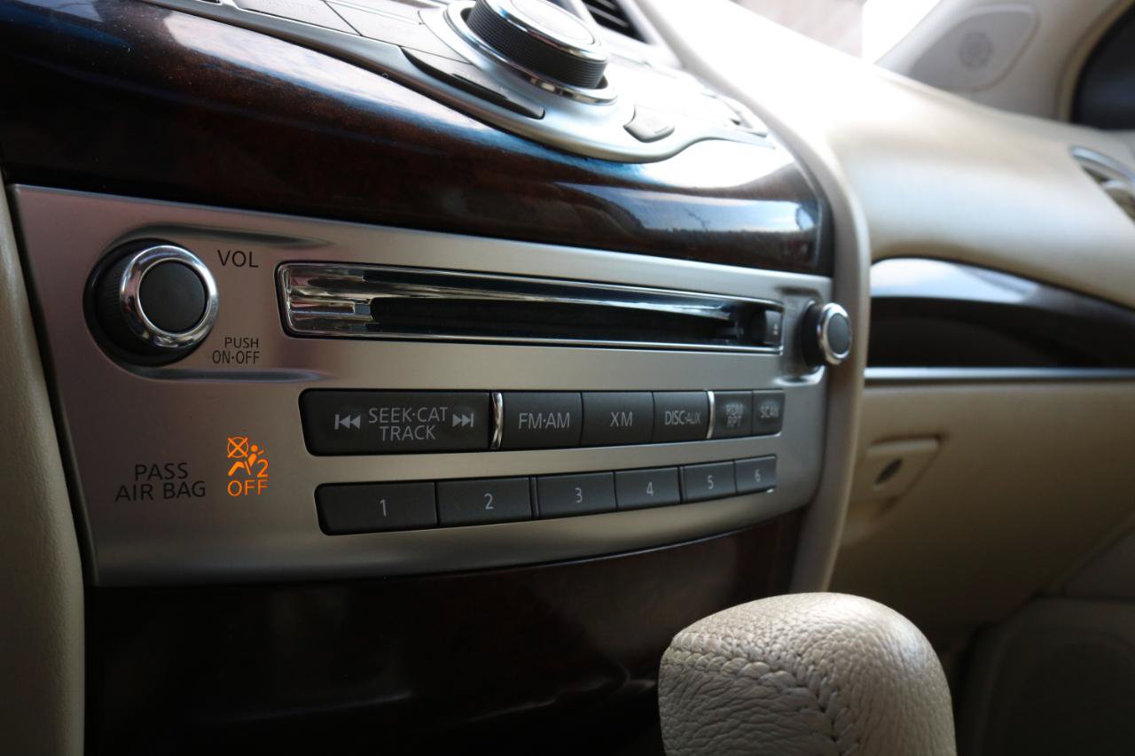 Used 2013 INFINITI JX35 AWD w/ Premium Pkg image 29