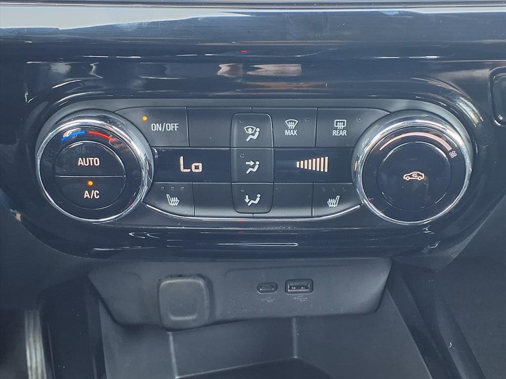 Used 2025 Chevrolet Trax RS w/ Driver Confidence Package image 16