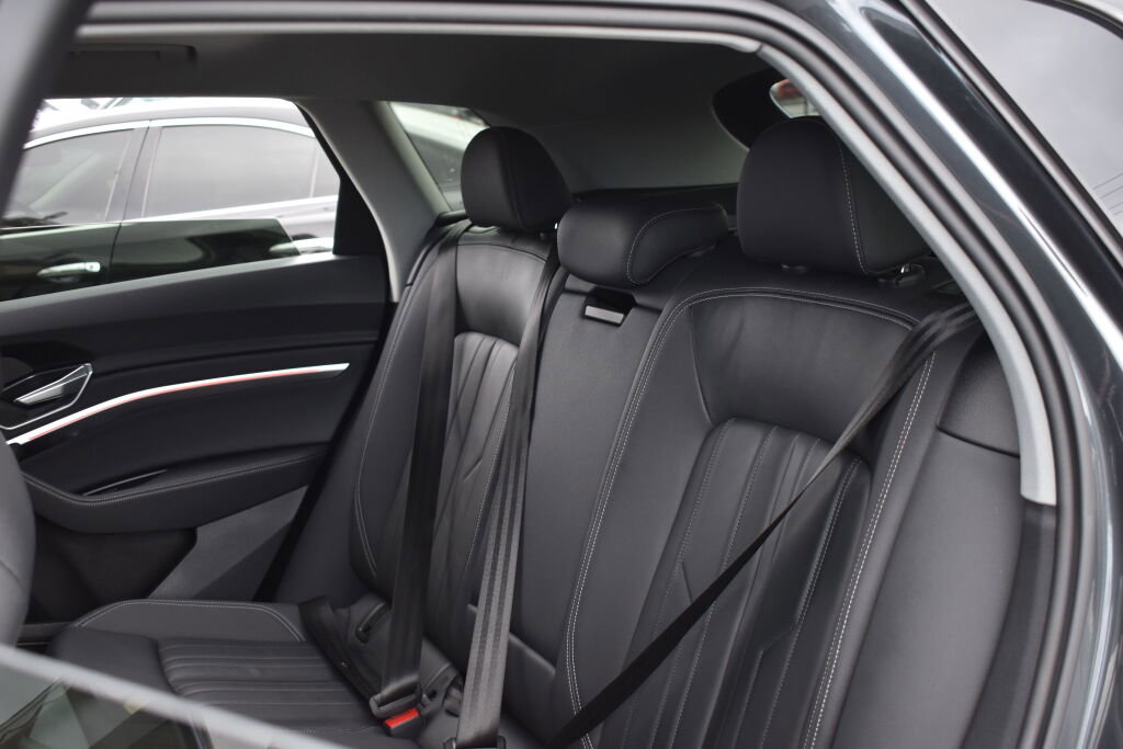 Used 2021 Audi e-tron Premium w/ Convenience Plus Package image 22