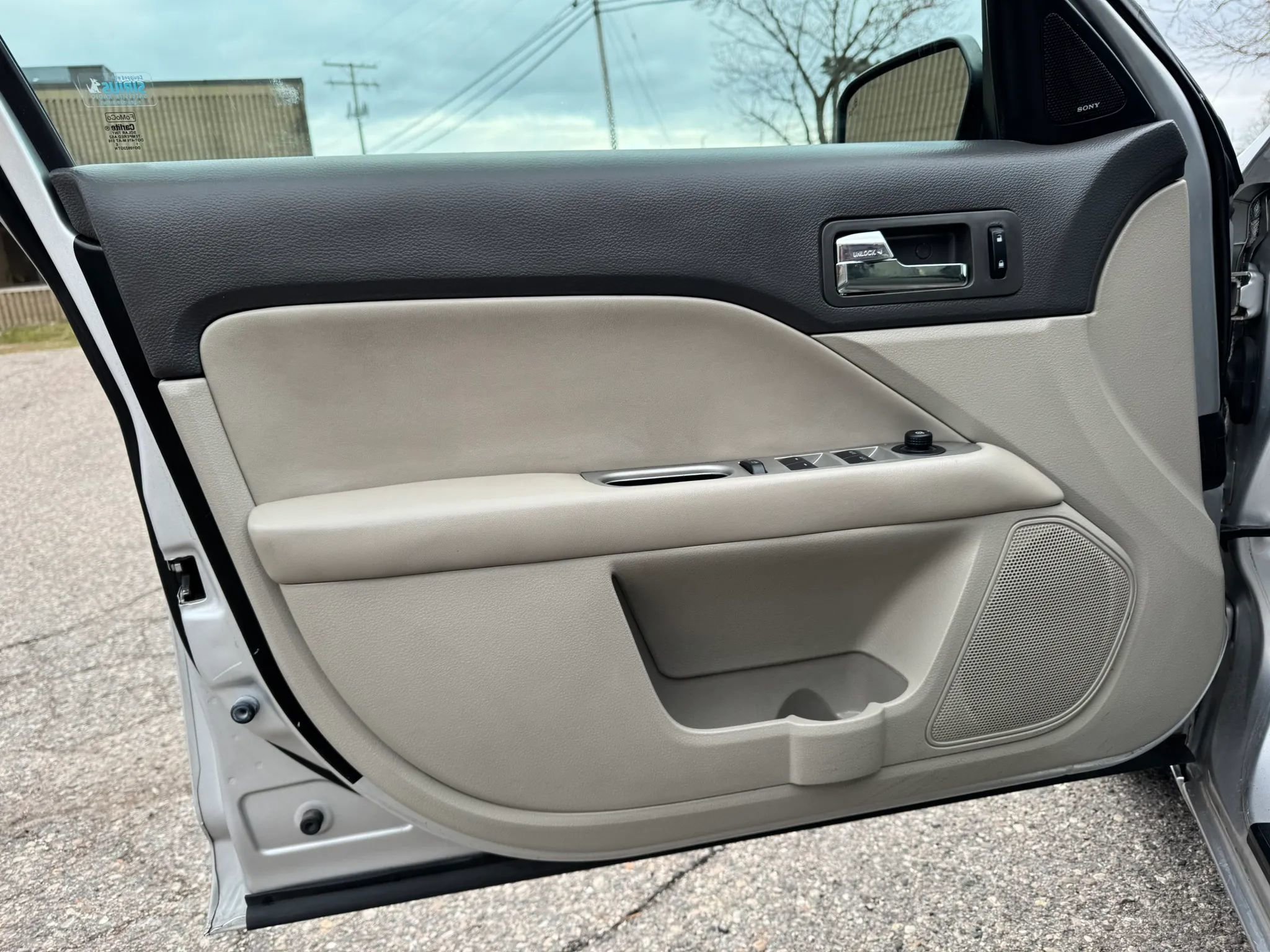 Used 2011 Ford Fusion Hybrid w/ 502A Rapid Spec Order Code image 24