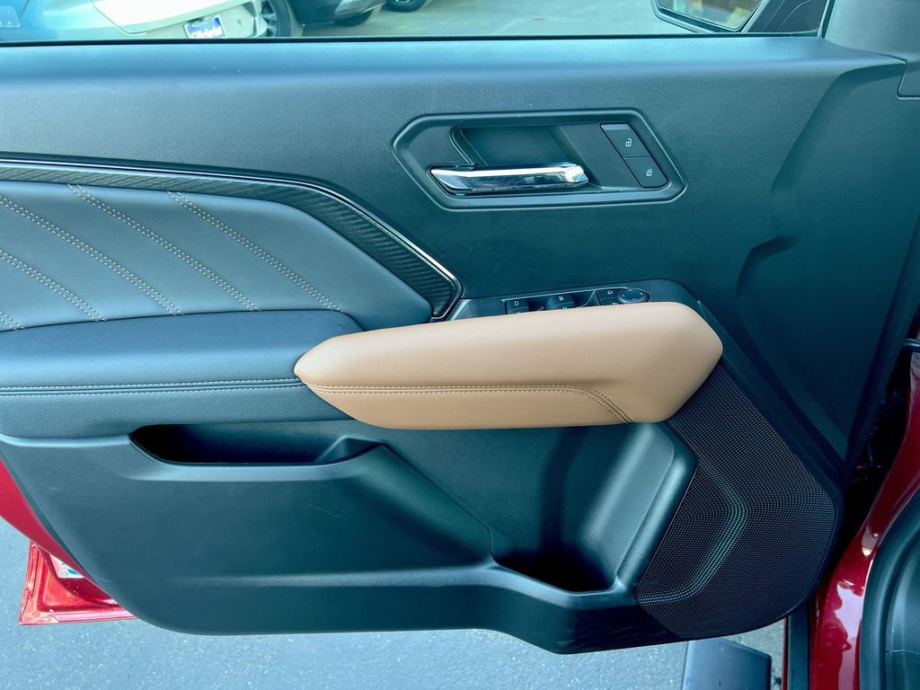 Used 2024 GMC Canyon AT4 w/ Canyon Safety Plus Package image 19