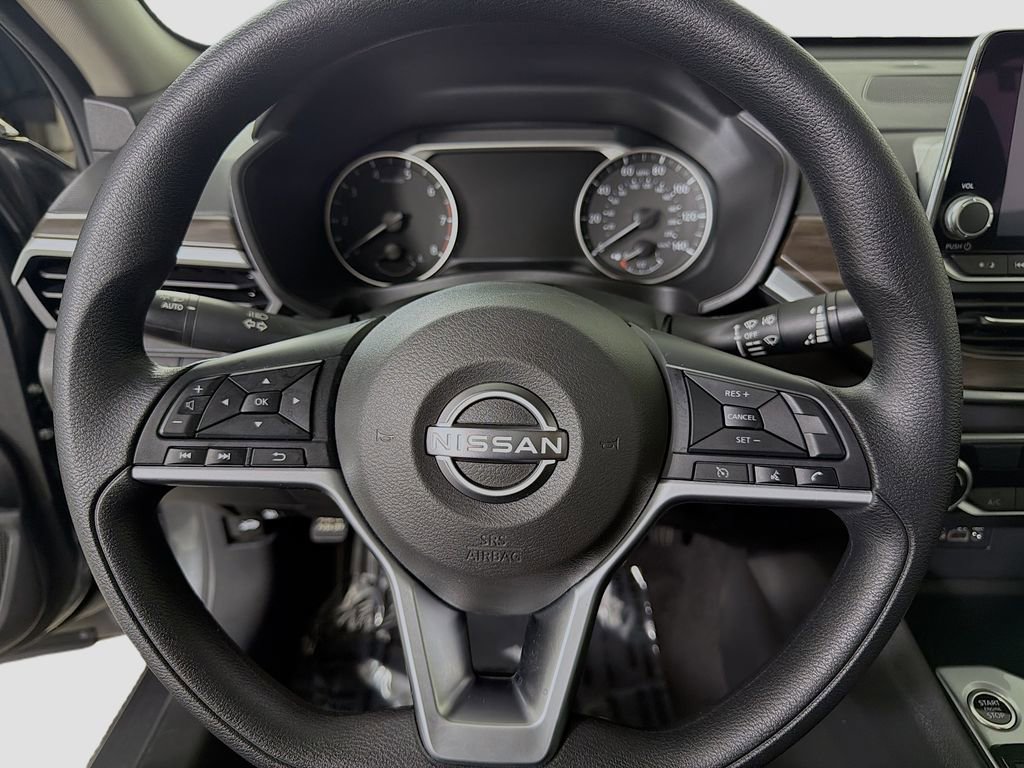 Used 2024 Nissan Altima 2.5 SV image 14