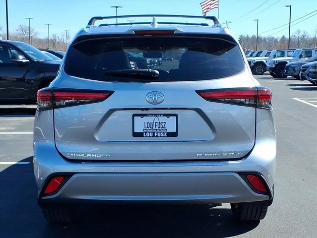 Used 2023 Toyota Highlander Platinum image 33