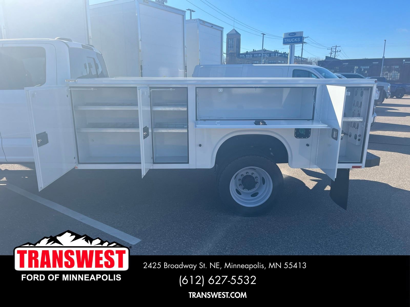 New 2025 Ford F550 4x4 SuperCab Super Duty image 3