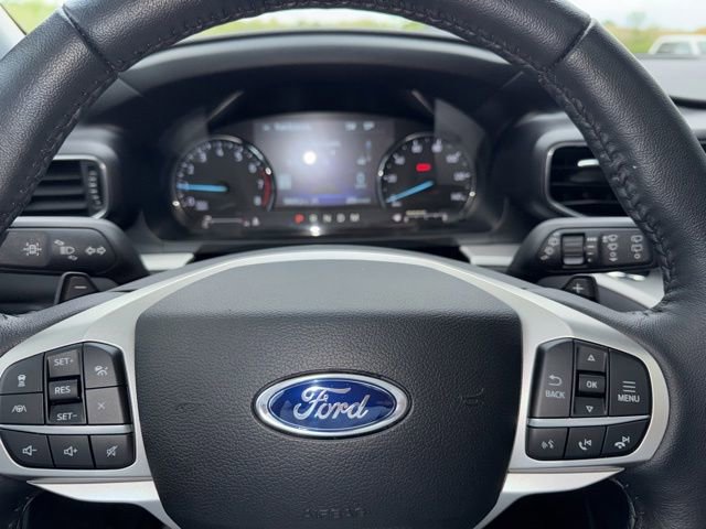 Used 2021 Ford Explorer XLT w/ Equipment Group 202A AWD/4WD image 12