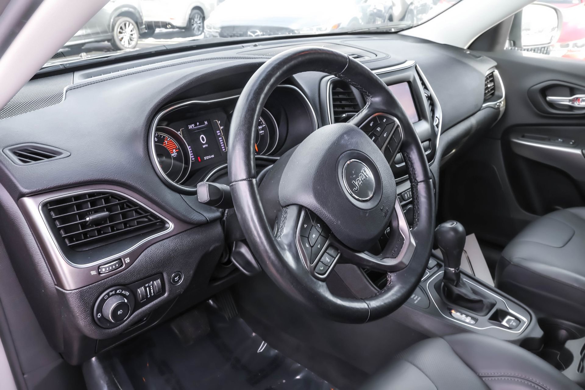 Used 2020 Jeep Cherokee Latitude Lux w/ Comfort/Convenience Group image 4